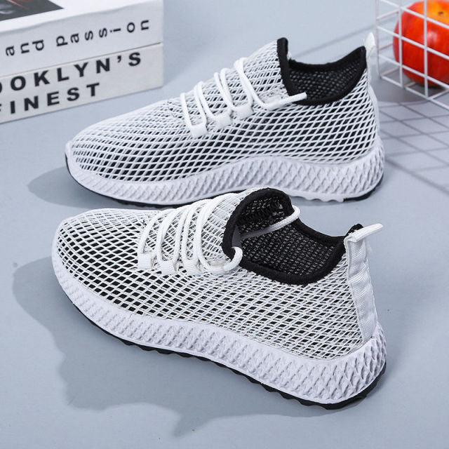 Chaussures de course pour femmes d'été en tissu tissé Sneakers de sport mode décontractée Chaussures de marche en maille respirante antidérapantes légères et respirantes Chaussures de course en maille au design confortable