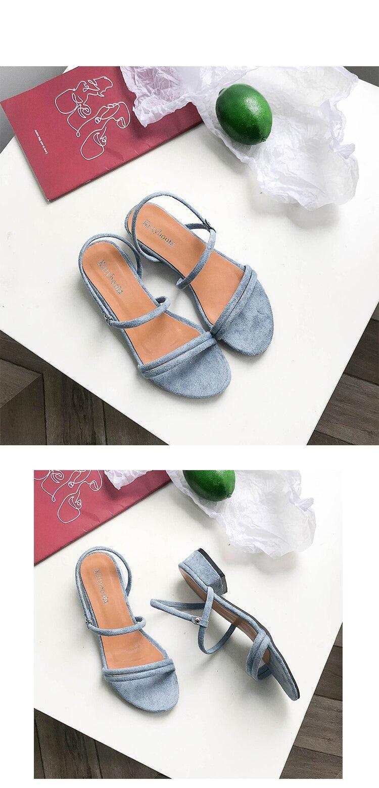 Sandales pour femmes Chaussures d'été bleues Plates Talon Claquettes Sandales pour femmes Sandales plates à lanière arrière Sandales décontractées réglables avec bout ouvert