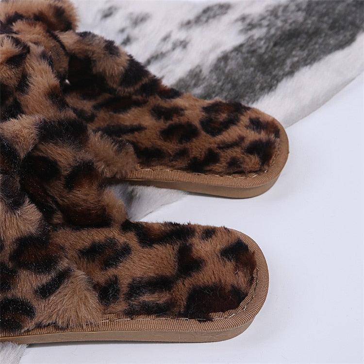 Chaussons d'hiver pour femmes, pantoufles d'intérieur en fausse fourrure, pantoufles à imprimé léopard avec nœud décoratif, pantoufles chaudes en fausse fourrure, pantoufles d'intérieur à bout ouvert pour filles