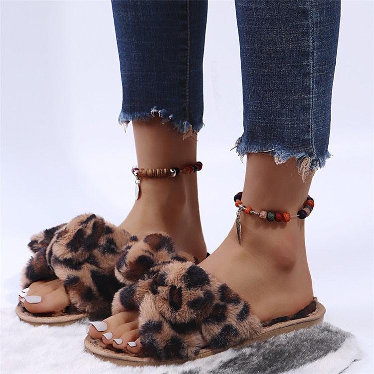 Chaussons d'hiver pour femmes, pantoufles d'intérieur en fausse fourrure, pantoufles à imprimé léopard avec nœud décoratif, pantoufles chaudes en fausse fourrure, pantoufles d'intérieur à bout ouvert pour filles