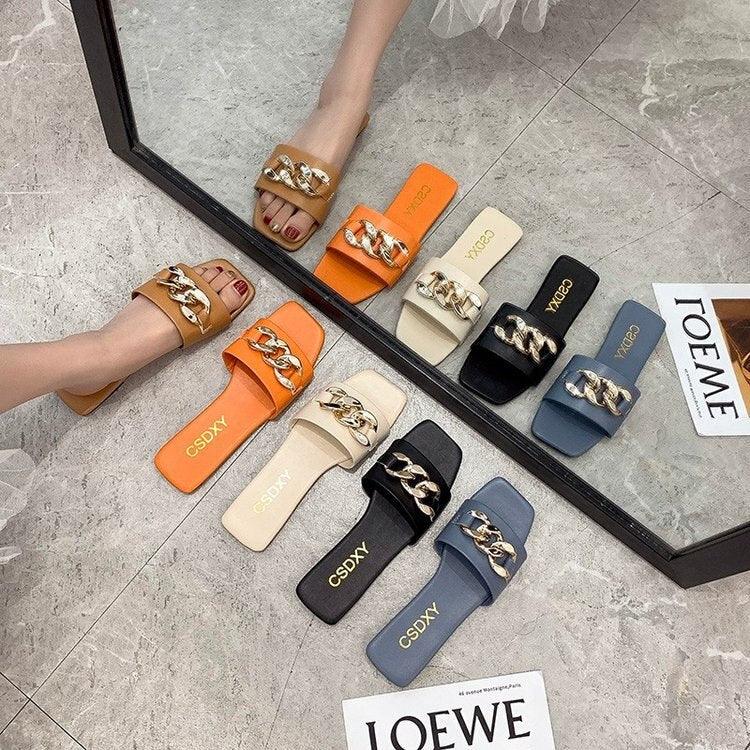 Pantoufles d'été pour femmes à bout carré avec chaîne, tongs plates, sandales de plage, chaussures décontractées pour femmes, chaussures à talon, sandales plates à bout ouvert, talons décolletés, pantoufles