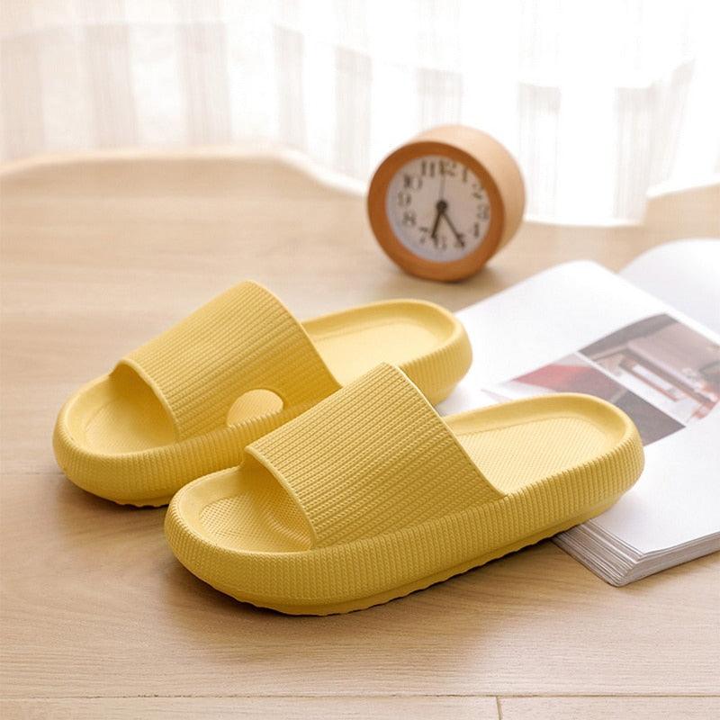 Chaussons épais à plateforme pour femmes, mode d'été, semelle souple en EVA, sandales de plage, chaussures de maison douces à bout ouvert, antidérapantes, pour la douche, le spa, la piscine, la salle de sport, pour l'intérieur et l'extérieur