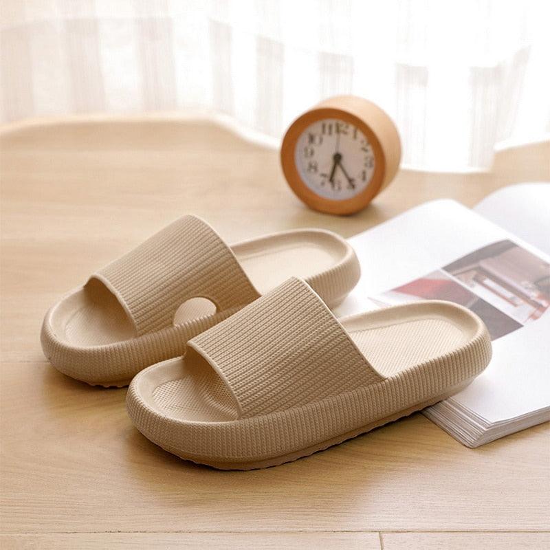 Chaussons épais à plateforme pour femmes, mode d'été, semelle souple en EVA, sandales de plage, chaussures de maison douces à bout ouvert, antidérapantes, pour la douche, le spa, la piscine, la salle de sport, pour l'intérieur et l'extérieur