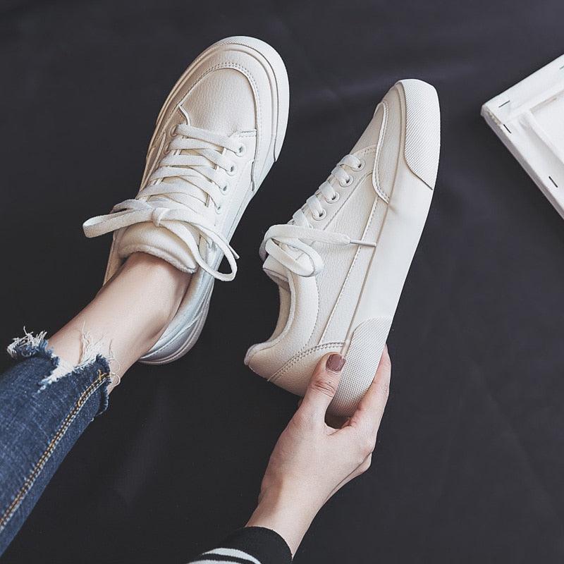 Baskets Blanches pour Femmes, Tendance Printemps, Décontractées, Sportives, à Plateforme Blanche Confortable, Ultra Légères, Antidérapantes, pour la Marche