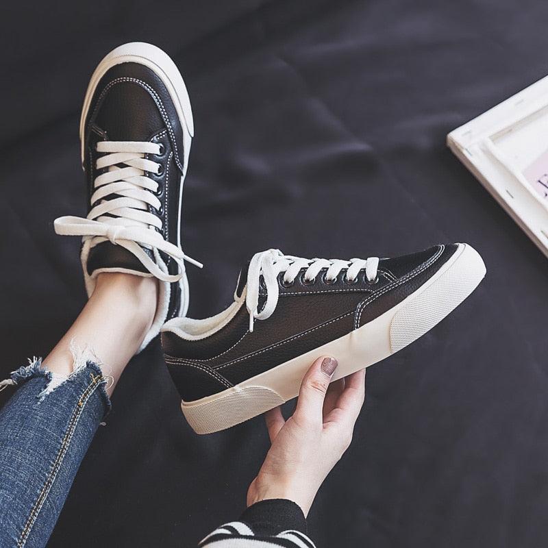 Baskets Blanches pour Femmes, Tendance Printemps, Décontractées, Sportives, à Plateforme Blanche Confortable, Ultra Légères, Antidérapantes, pour la Marche