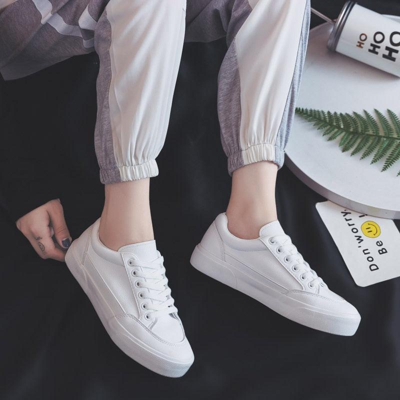Baskets Blanches pour Femmes, Tendance Printemps, Décontractées, Sportives, à Plateforme Blanche Confortable, Ultra Légères, Antidérapantes, pour la Marche