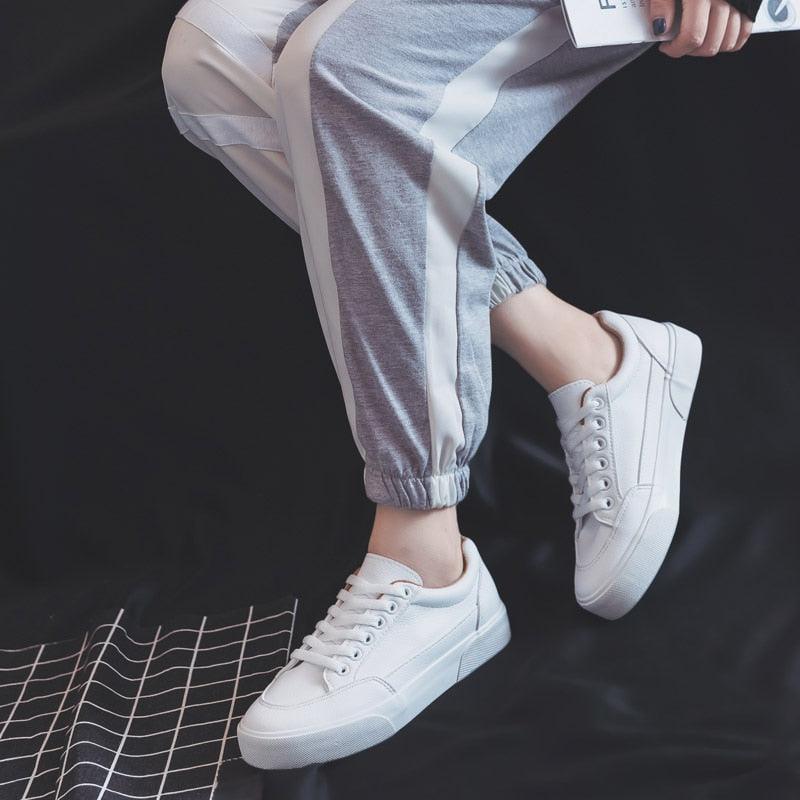 Baskets Blanches pour Femmes, Tendance Printemps, Décontractées, Sportives, à Plateforme Blanche Confortable, Ultra Légères, Antidérapantes, pour la Marche
