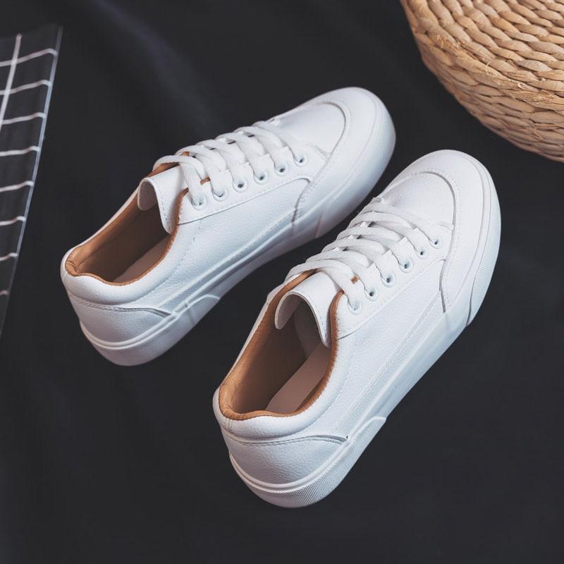 Baskets Blanches pour Femmes, Tendance Printemps, Décontractées, Sportives, à Plateforme Blanche Confortable, Ultra Légères, Antidérapantes, pour la Marche