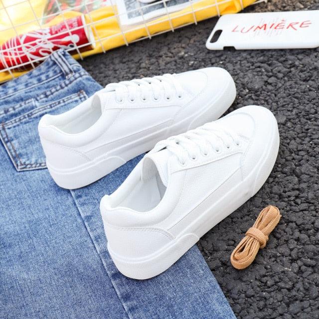 Baskets Blanches pour Femmes, Tendance Printemps, Décontractées, Sportives, à Plateforme Blanche Confortable, Ultra Légères, Antidérapantes, pour la Marche