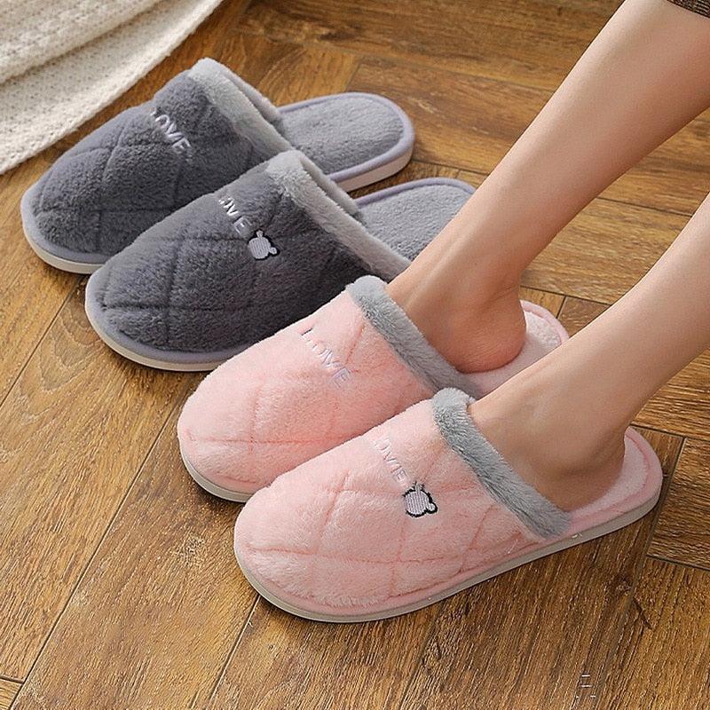 Chaussons d'hiver chauds en fourrure pour femmes, chaussons de maison pour hommes, talons plats confortables, pantoufles d'intérieur chaudes et douces en polaire, pantoufles à mémoire de forme, chaussures de chambre d'hiver