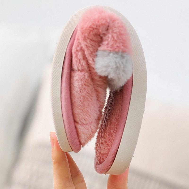Chaussons d'hiver chauds en fourrure pour femmes, chaussons de maison pour hommes, talons plats confortables, pantoufles d'intérieur chaudes et douces en polaire, pantoufles à mémoire de forme, chaussures de chambre d'hiver