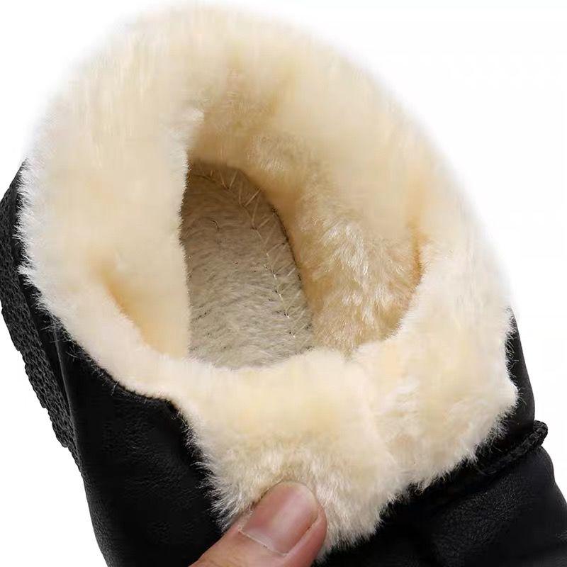 Chaussures d'hiver chaudes de luxe pour femmes Imperméables en peluche et cuir Chaussures en coton pour la maison Quotidien Antidérapantes Semelle souple Doublure en peluche Bottines fourrées chaudes à lacets Plateforme plate Élégantes Confortables Noires