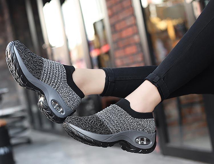 Baskets respirantes pour femmes Nouvelles chaussures en maille pour femmes Chaussures décontractées à coussin d'air à enfiler Chaussures de marche légères en maille respirante Athlétiques Chaussures de course Baskets chaussettes mode à enfiler