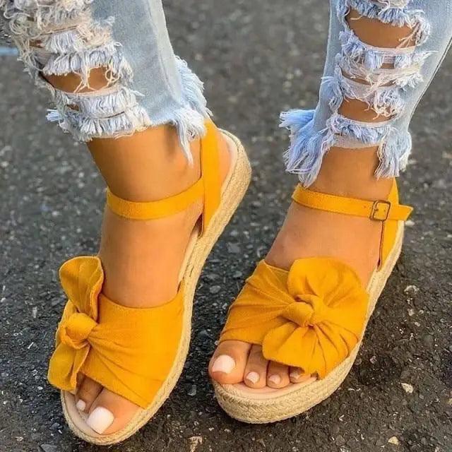 Sandales plates élégantes et décontractées pour femme, modèle été, confortables avec bride à boucle, design tendance