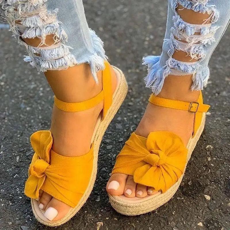 Sandales plates élégantes et décontractées pour femme, modèle été, confortables avec bride à boucle, design tendance