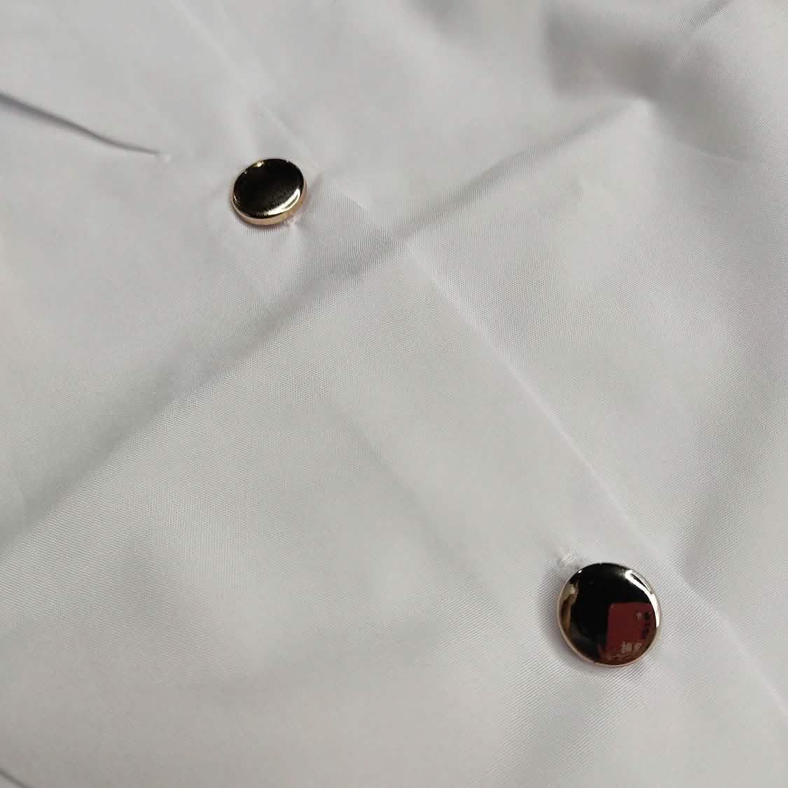 Hauts basiques unis à manches longues et col montant boutonnés pour femmes