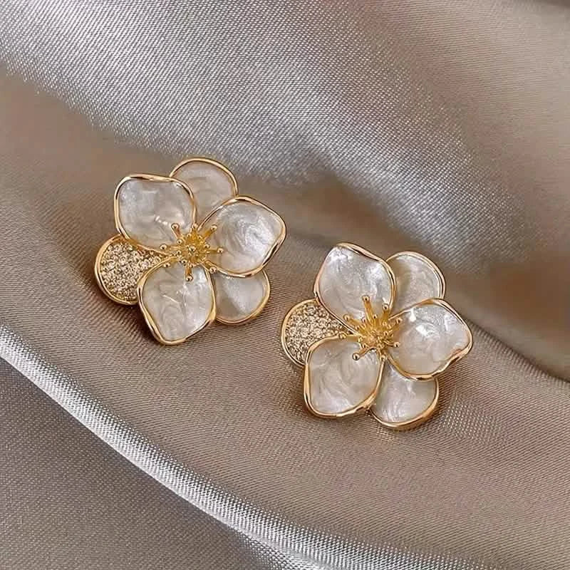 Clous d'oreilles en alliage de zinc avec motif de fleurs mignonnes