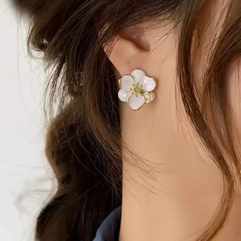 Clous d'oreilles en alliage de zinc avec motif de fleurs mignonnes