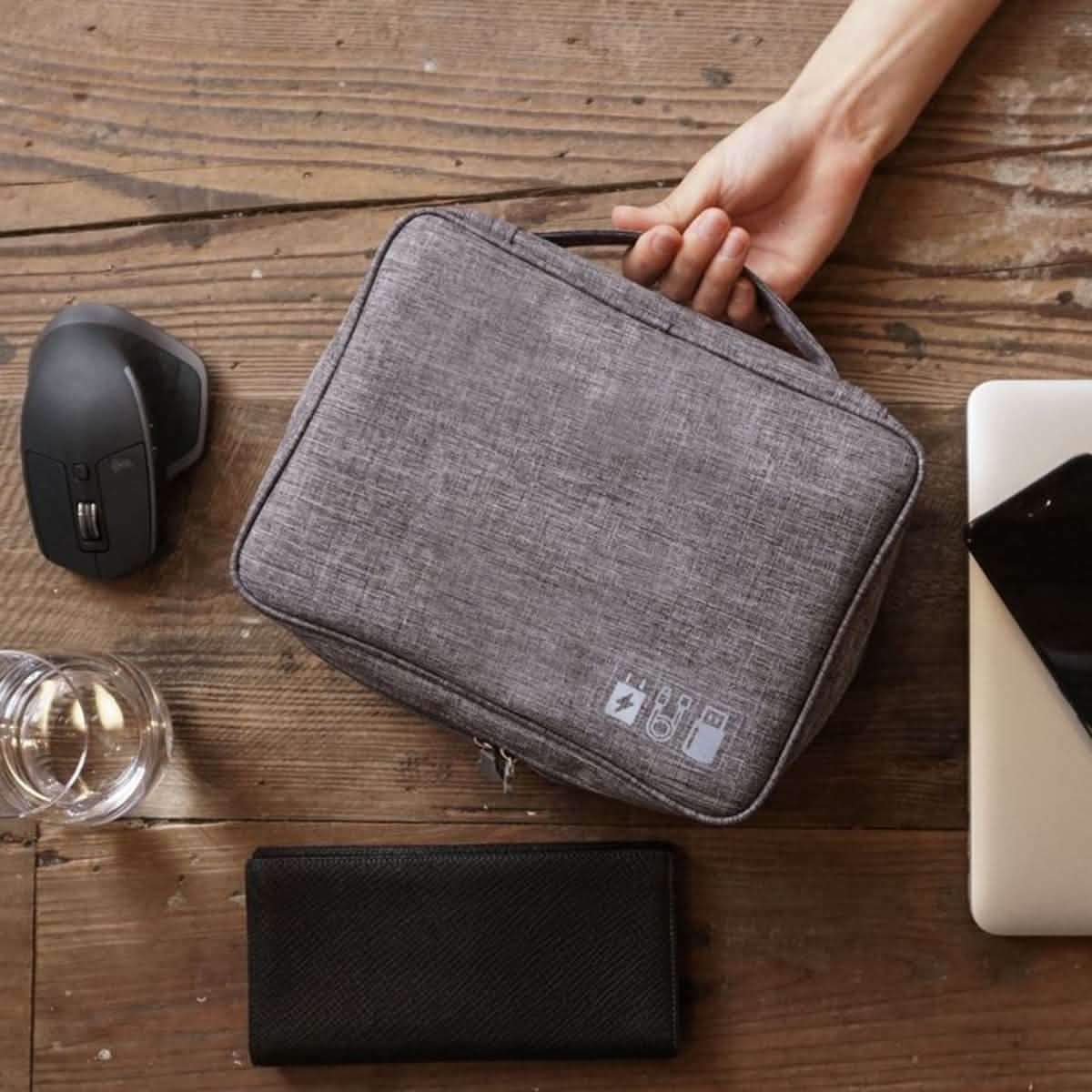 Sac à compartiments zippés pour le rangement d'appareils électroniques